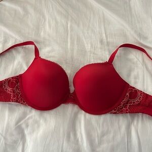 Red Lace Push-Up Bra